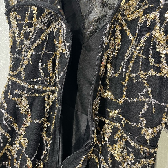Mac Duggal 20427 Sz 14 Black Gold One Shoulder A-line Embellished Gown $698 - Picture 5 of 7